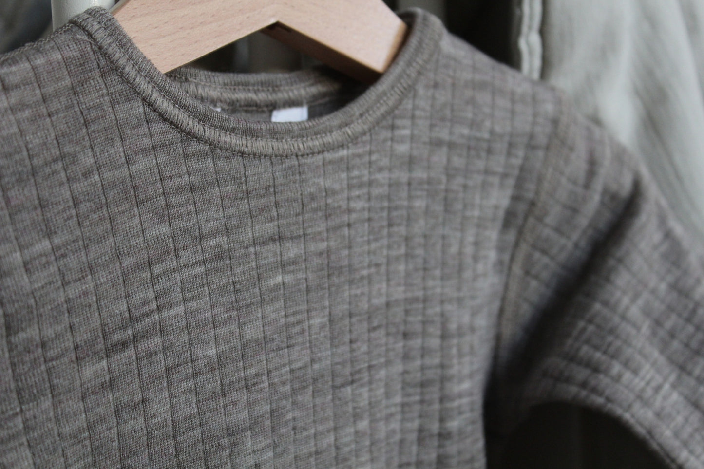 body - sesame melange - 100% wol