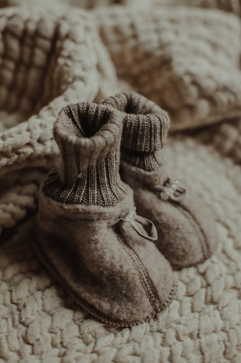 booties - sesame - 100% wol