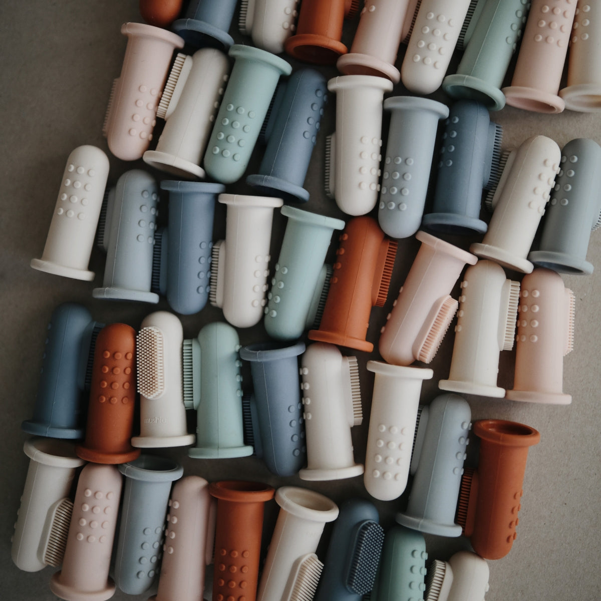 vingertandenborstel - shifting sand/clay