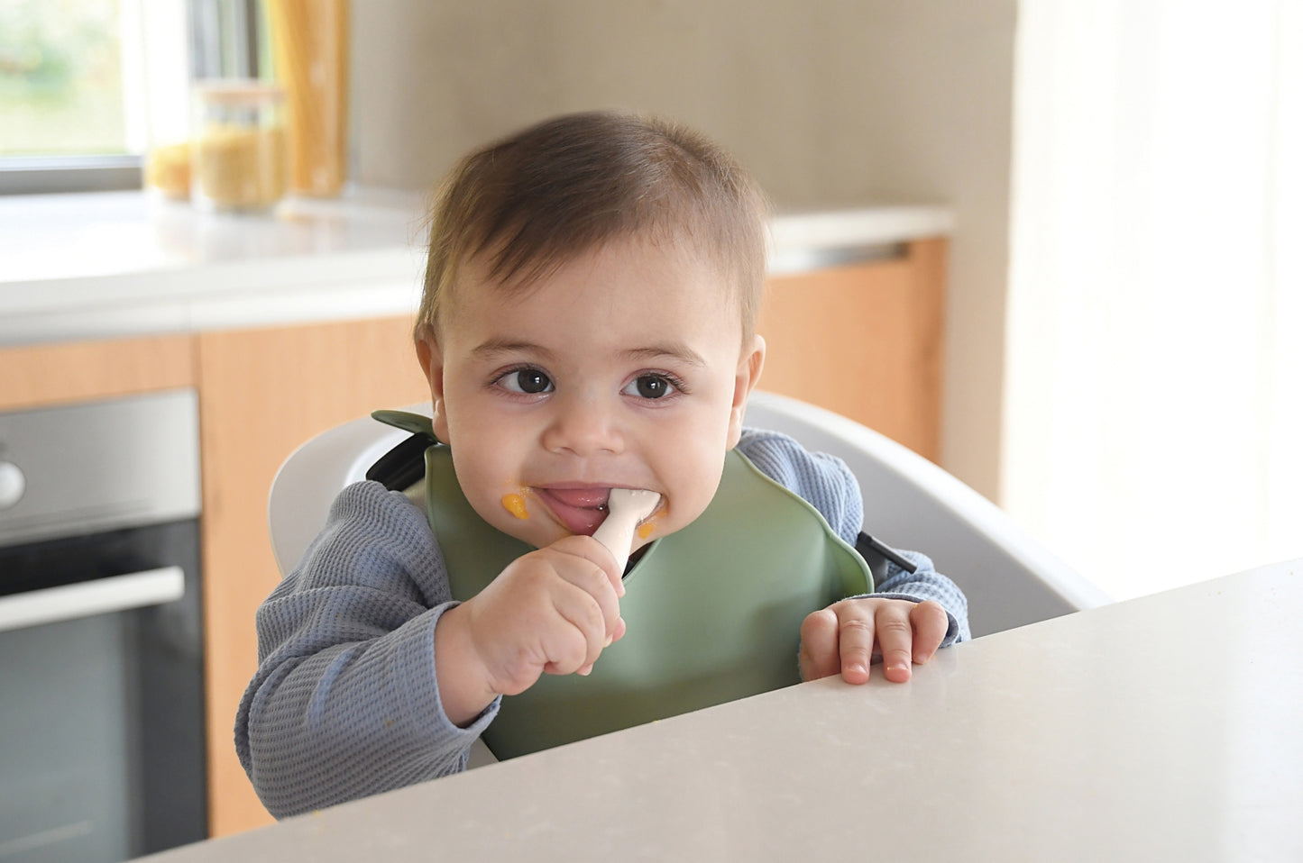 set van 2 siliconen oefenlepels - klei / praliné