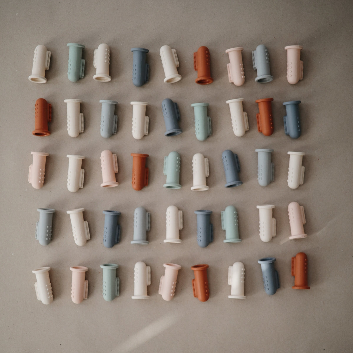 vingertandenborstel - shifting sand/cambridge blue