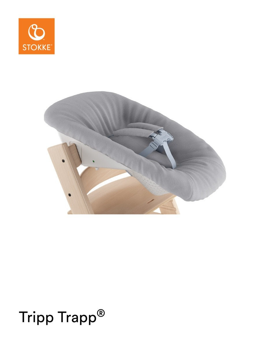 newborn set met speelgoedhanger - grey
