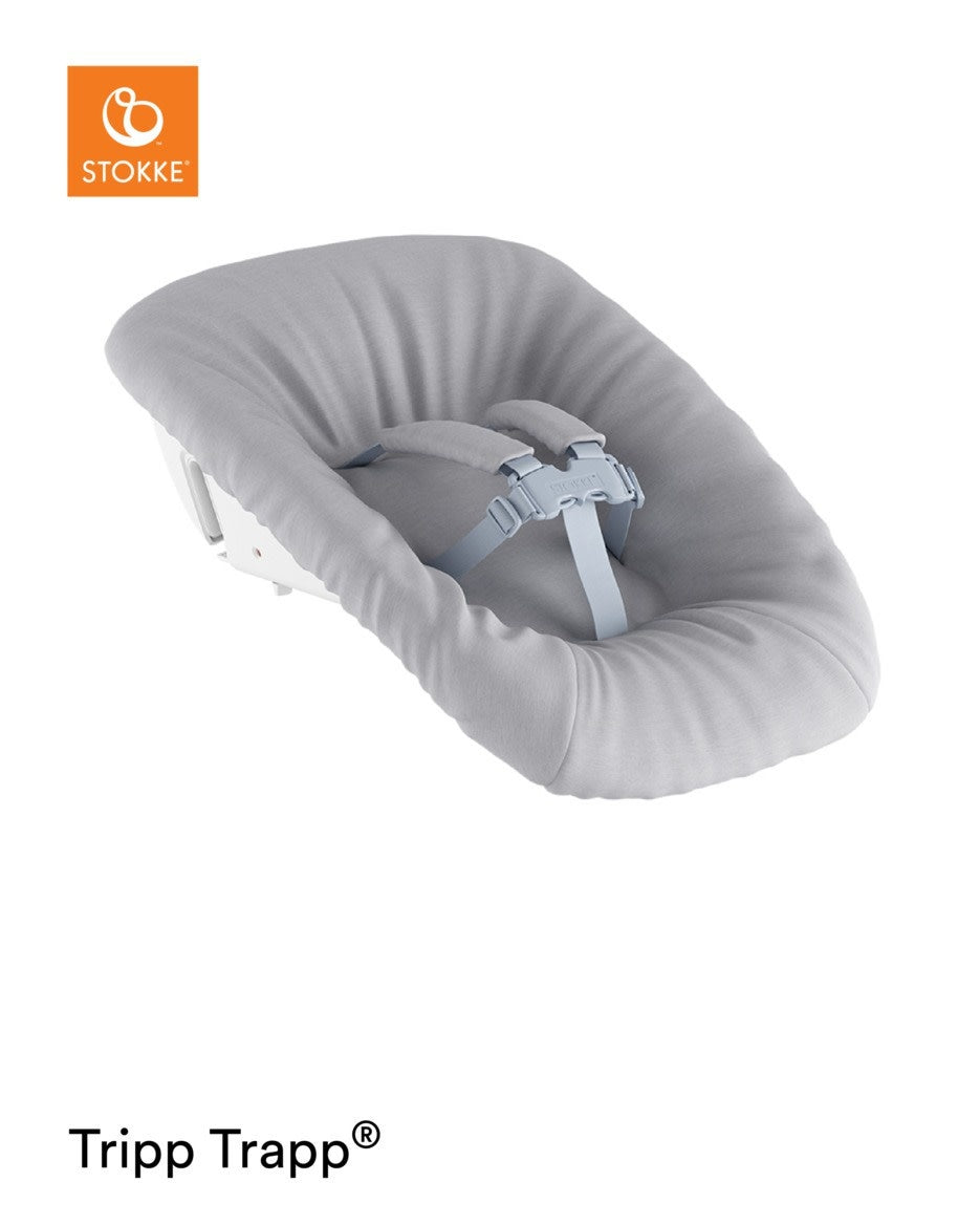 newborn set met speelgoedhanger - grey