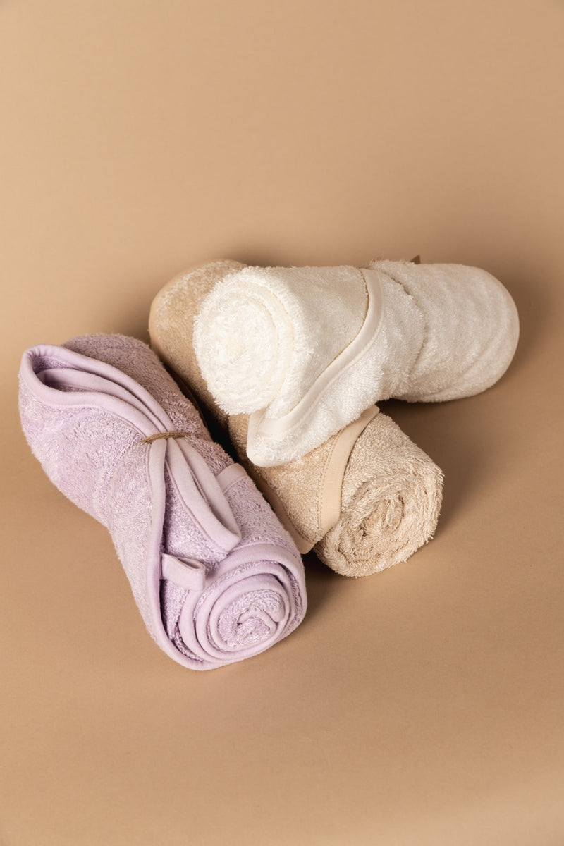 badcape - daisy white