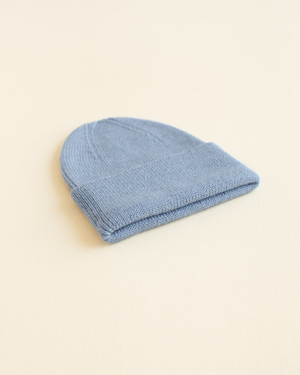 beanie fonzie - newborn - light blue