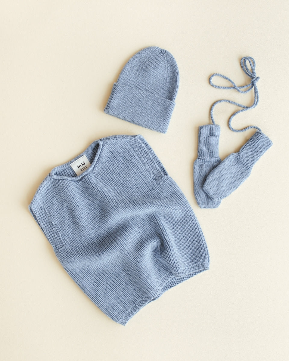 beanie fonzie - newborn - light blue