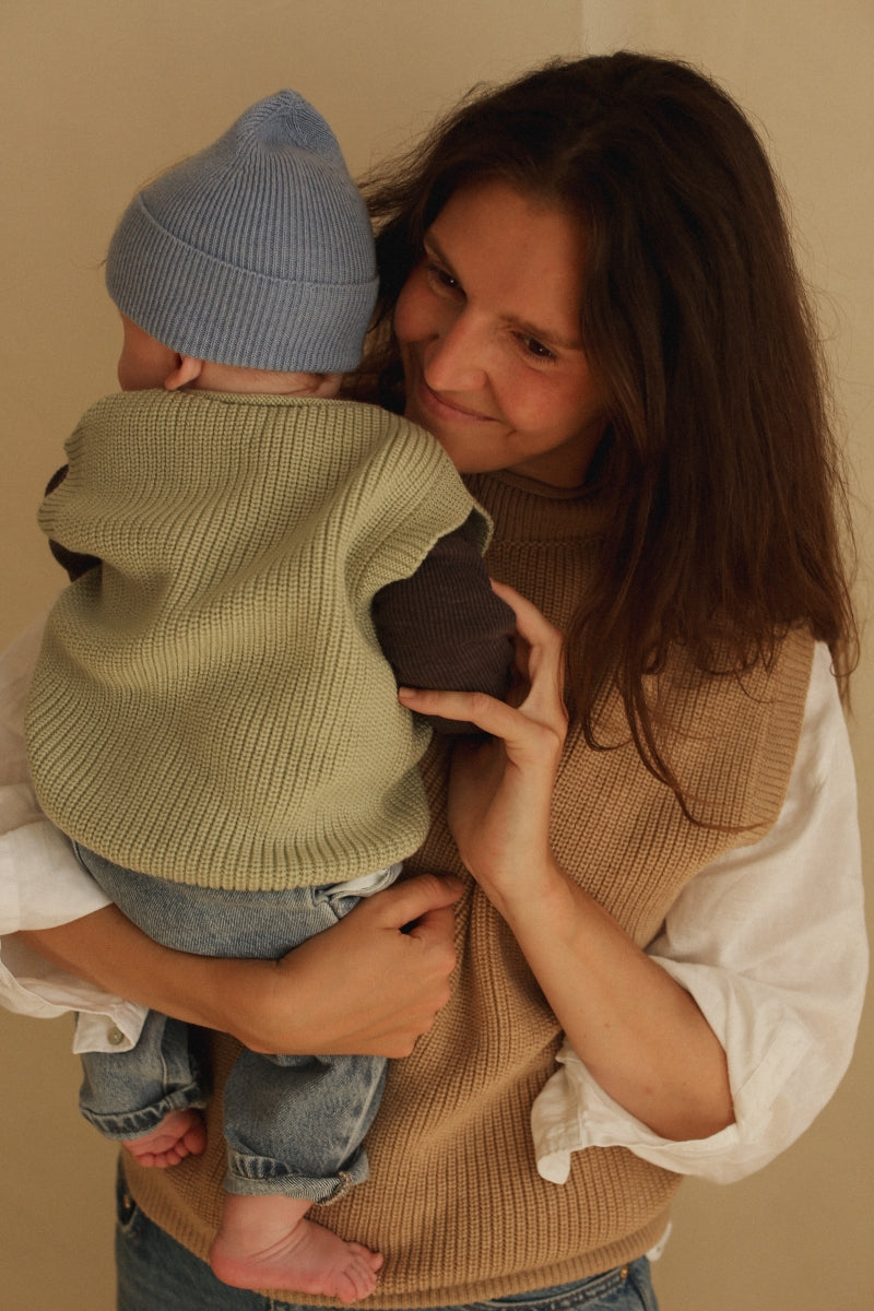 beanie fonzie - newborn - light blue