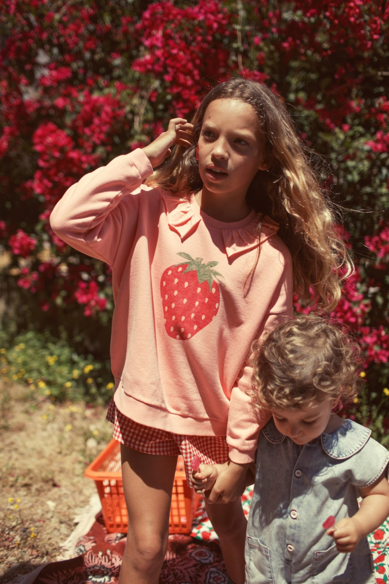 sweatshirt with collar - light pink with strawberry print