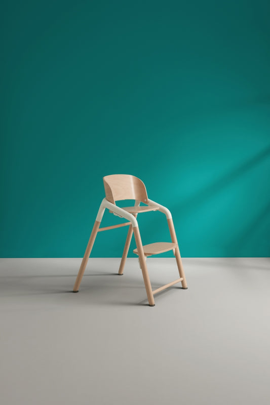giraffe basis  - neutral wood/white