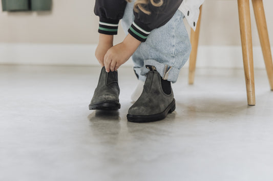 blundstone boots kids - rustic black