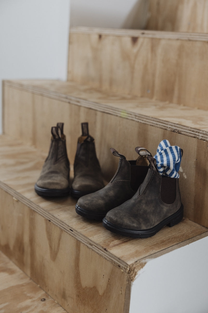 blundstone boots kids - rustic brown