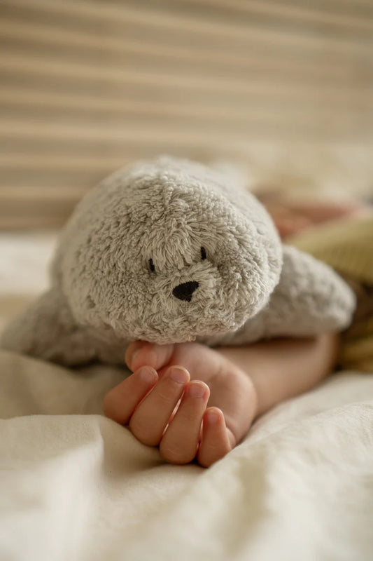 moonie seal - gray 2.0